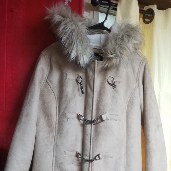 Winter coat - Picture 1 of 5